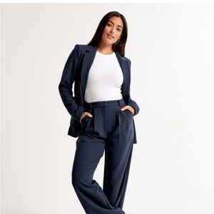 Abercrombie & Fitch Sloane Tailored Pant in Navy NWT